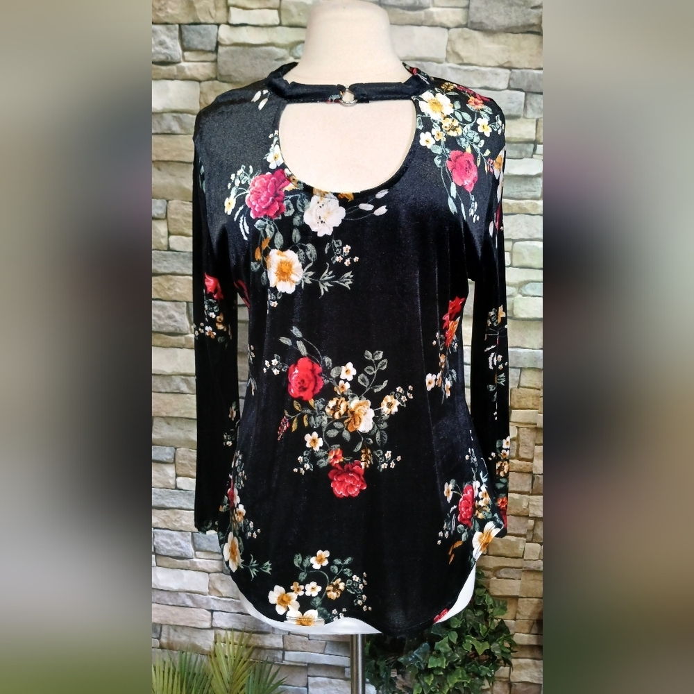 No Boundaries Choker Black Floral Stretch Top XL Velour Whimsigoth